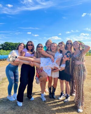 Freya Nightingale Instagram - Yesterday I turned 29 and it was one of the best days ever. 

Thank you @gusbourne_wine for a lovely visit - such a beautiful vineyard and the staff were amazing 🥹🍇