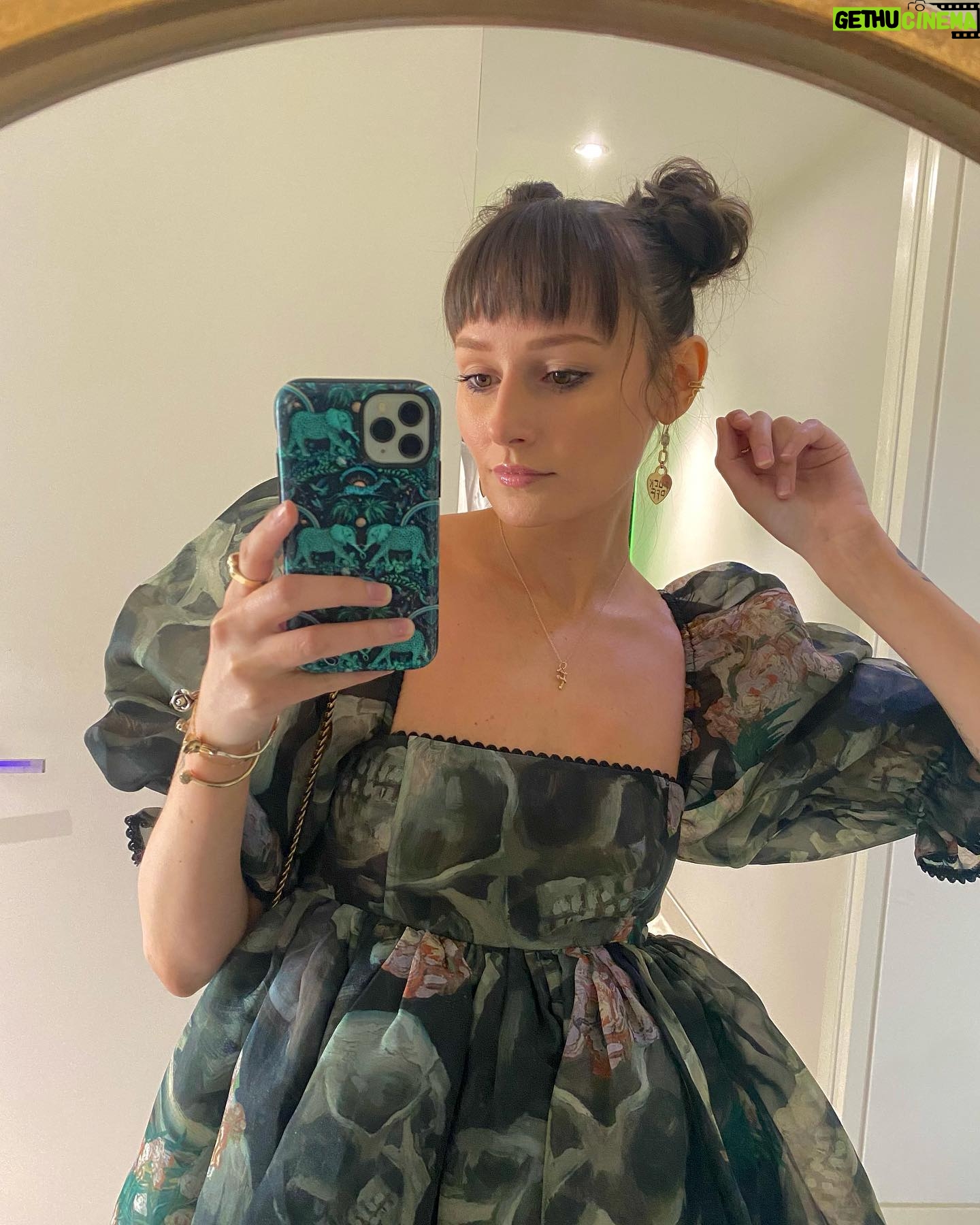 Freya Nightingale - 57.2K Likes - Swipe for the fit! ➡️
As expected didn’t get myself a proper picture in this dress 😹
Last night was absolutely incredible. Congratulations to all the winners and to everyone who even stepped foot in the ring! JJ remains unbeaten 👀
