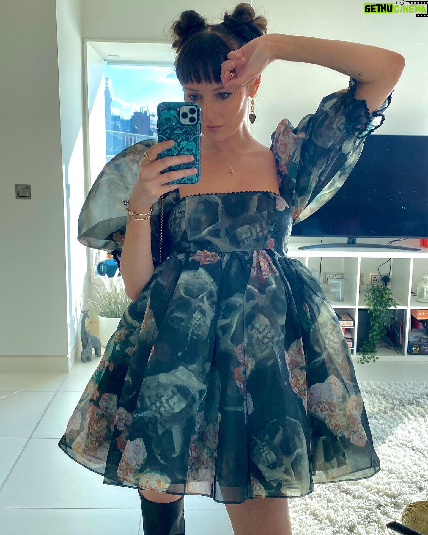 Freya Nightingale - 57.2K Likes - Swipe for the fit! ➡️
As expected didn’t get myself a proper picture in this dress 😹
Last night was absolutely incredible. Congratulations to all the winners and to everyone who even stepped foot in the ring! JJ remains unbeaten 👀
