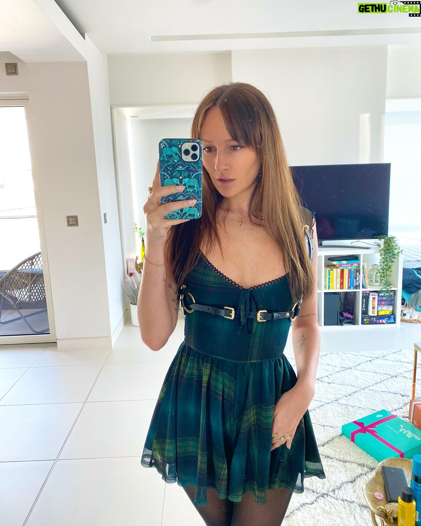 Freya Nightingale Instagram - Spring be springing 🌻