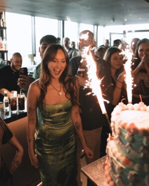 Freya Nightingale Instagram - I'm still so high from my birthday party 🥹  i have the best family and friends. Let's just keep reliving it through pictures! 💙💚 

My dress is from @ratandboa and my makeup was done by the lovely @rachelbainbridgemakeup