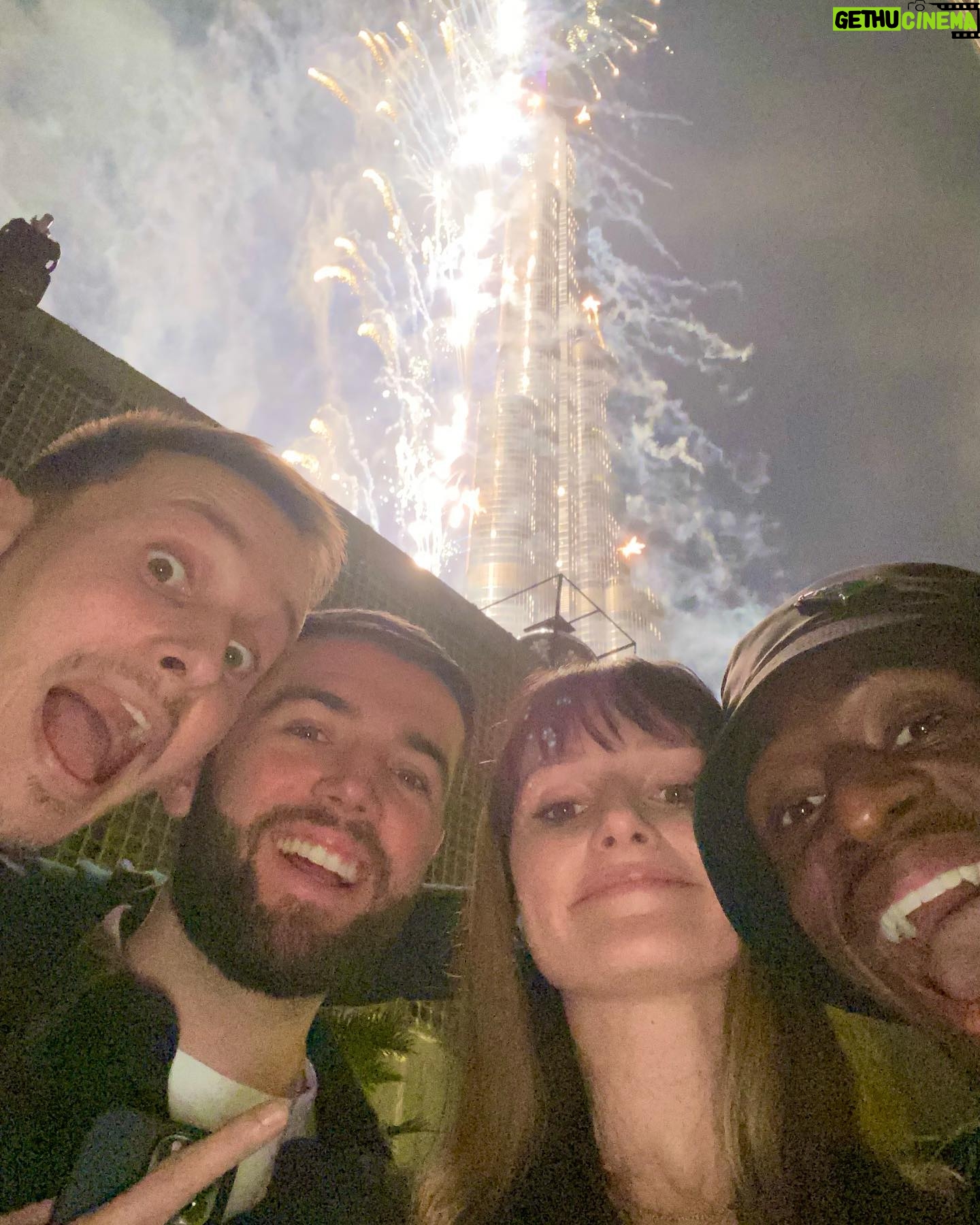 Freya Nightingale - 88.6K Likes - Happy new year from me and my faves 💖 tell me your 2023 aspirations! >>