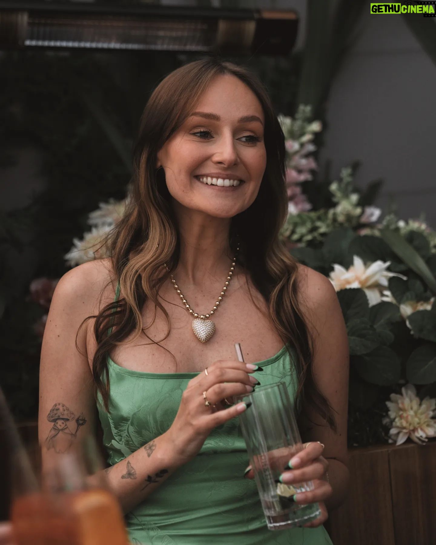 Freya Nightingale - 111.1K Likes - I'm still so high from my birthday party 🥹 i have the best family and friends. Let's just keep reliving it through pictures! 💙💚
My dress is from @ratandboa and my makeup was done by the lovely @rachelbainbridgemakeup