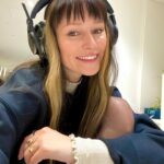 Freya Nightingale Instagram - I'm giving away a brand new JBL Quantum 910 headset thanks to @JBLQuantum!! 🧡 To enter all you have to do is: 🧡 FOLLOW @JBLQuantum 🧡 LIKE this post 🧡 TAG a friend in the comments Winner will be picked on the 9th December @ 6PM GMT Good luck! 🥳 #JBLQuantumPartner #DareToDiveIn Ad