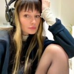 Freya Nightingale Instagram - I'm giving away a brand new JBL Quantum 910 headset thanks to @JBLQuantum!! 🧡 To enter all you have to do is: 🧡 FOLLOW @JBLQuantum 🧡 LIKE this post 🧡 TAG a friend in the comments Winner will be picked on the 9th December @ 6PM GMT Good luck! 🥳 #JBLQuantumPartner #DareToDiveIn Ad
