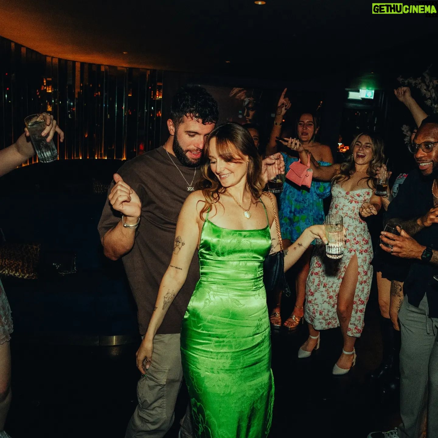 Freya Nightingale - 149.3K Likes - Bitch I'm 30!!! These photos do not summarise the amazing night I had with my favourite people. I seriously have the best friends and the best boyfriend ever EVER 💙💚