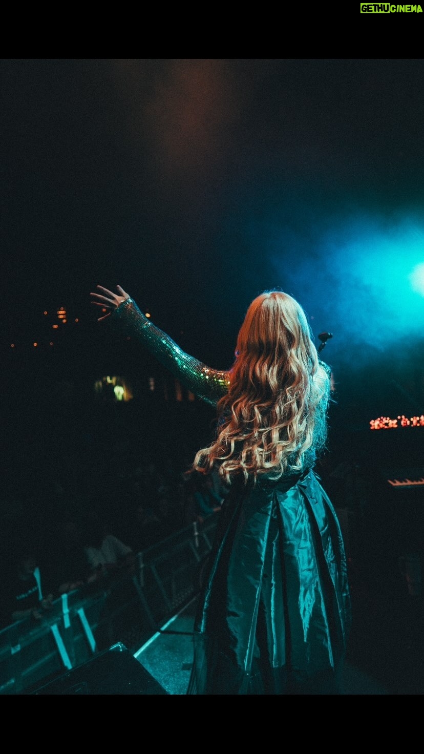 Freya Ridings Instagram - Remembering how beautiful this show in Manchester was last year π Feeling this song (Can I Jump?) more than ever right now... preparing to take a leap of faith in 2024π¦ How are you guys finding the New Year So far? π« πΈ @jackrobinson.photo