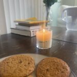 Freya Ridings Instagram - Sunday Photo spill ✨🎶🌞 1. Time in the studio with such amazing people 🎙️ 2. Made Almond flour cookies for rehearsals with @maemaemusic & @ewanjphillips 🍪 3. Feeling so excited for Hotel Café show III ☕️ 4. You were such an amazing audience... There was even a proposal of a special couple before Unconditional! 💍 5. Going on a hike to Griffith Park the next day and getting a delicious fruit cup 🍉 6. Just generally being in awe of L.A in every car ride 🌴 7. Been seeing them everywhere! So decided to try my hand at making mini version of a cookie croissant 🥐 (holy moly they were insanely good)