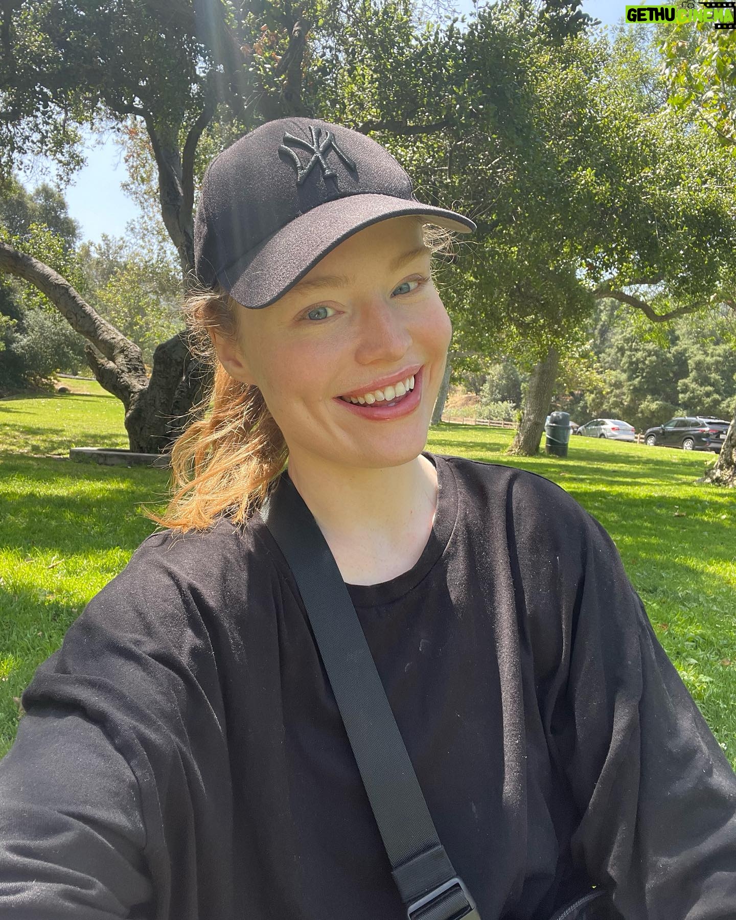 Freya Ridings Instagram - Sunday Photo spill β¨πΆπ 1. Time in the studio with such amazing people ποΈ 2. Made Almond flour cookies for rehearsals with @maemaemusic & @ewanjphillips πͺ 3. Feeling so excited for Hotel CafΓ© show III βοΈ 4. You were such an amazing audience... There was even a proposal of a special couple before Unconditional! π 5. Going on a hike to Griffith Park the next day and getting a delicious fruit cup π 6. Just generally being in awe of L.A in every car ride π΄ 7. Been seeing them everywhere! So decided to try my hand at making mini version of a cookie croissant π₯ (holy moly they were insanely good)