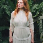 Freya Ridings Instagram - Throwback to performing a handful of my songs live from The Barbican 💫 This set was so gorgeous 🌿🪴 Check out the full video on my YouTube! 🎥❤️