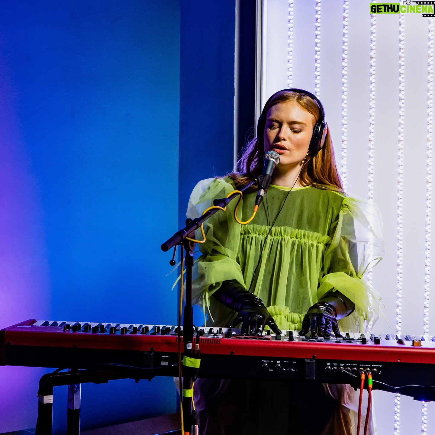 Freya Ridings Instagram - WOW!!! My residency at @thehotelcafe is officially sold out. 🥹❤️ Thank you all from the bottom of my heart, I wouldn’t be here without your love and support. I can’t wait for my final shows, see you there! 🎤🥰❤️ Photography credits: @jackrobinson.photo @samhkay