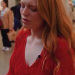 Freya Ridings Instagram - Perfect live from Kings Cross station 🚊 The crowd of people standing around watching at the end 🥹 The full video will go live on my YouTube at 6pm ❤️