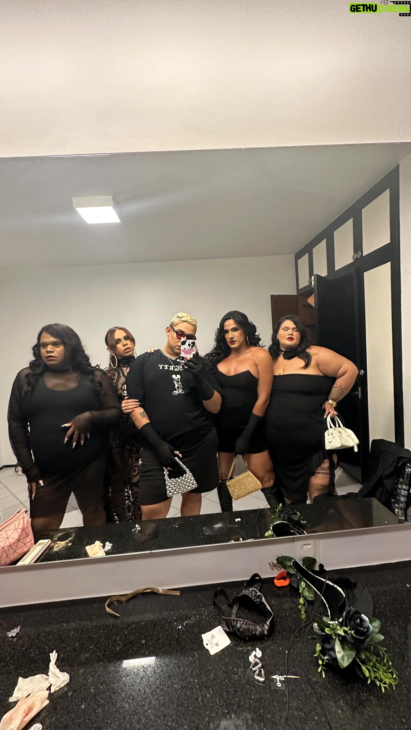 Fuega - 43.4K Likes - ELAS FORAM E SÃO O MOMENTO ✨✨✨✨✨
@thaiscarla @botaa_po @onlyfuego @eupimenta
@uriasss