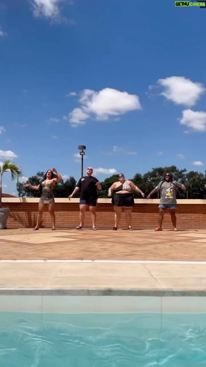 Fuega - 3 Likes - Acordei assim hoje com o #FunkGeneration nas alturas hahahahaha
@yarley @eupimenta @thaiscarla @anitta
