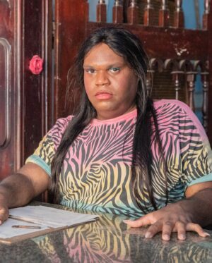 Fuega Instagram - MÃE, AVISA QUE AGORA ELA É OFICIALMENTE UMA ATRIZ GLOBAL!!!!!!!! 📺🎥

Dêem as boas-vindas para a Mami, estreia hoje em Travessia! 

📷 Globo/Fábio Rocha

@gloriafperez 
@mendoncafilhomauro