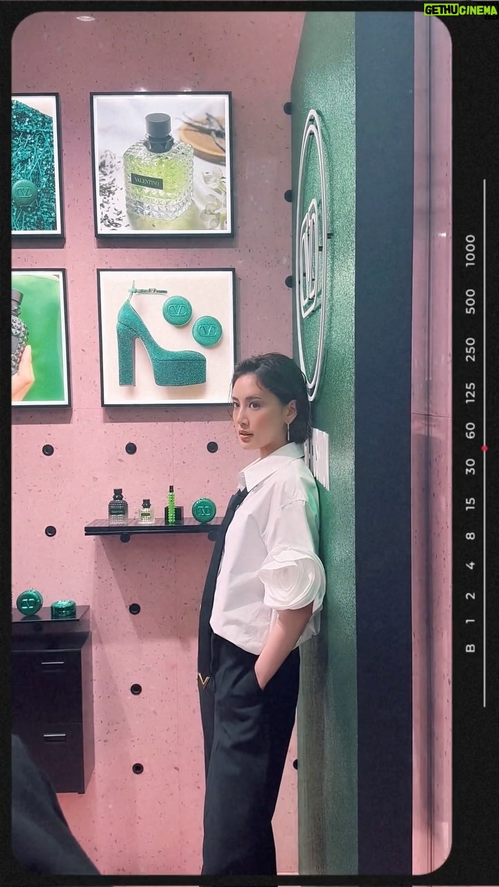 Fujii Karen Instagram - @maisonvalentino 🦚🦜💚🌙