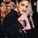 Fujii Karen Instagram - ディースクエアード　ゴシックベルトバック🖤 ファッションを楽しむ遊び心のあるバック コーディネートのポイントとして持ちたくなるデザイン🫶🫶 #DSQUARED2 #ディースクエアード #D2GOTH #PR @dsquared2 @fashionsnapcom hm/ @kyontokio