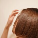 Fujii Karen Instagram - 花王から新しいヘアケアブランド「melt」が2024年4月20日から新発売するということで、ひと足早く体験させていただきました🤍 生炭酸*泡とシャンプーを混ぜるという、新感覚。 *パウダーを水に混ぜると発生 ゼラニウムやミュゲを使用した、時を忘れるようなマインドフルアロマの香りが美しいのです。 「休みながら美しく 休息美容」をテーマに、日々忙しく頑張っている人たちのため、泡・音・香りに包まれて、とろける時間を提供したいという、素敵な思いが込められており、視覚・聴覚で感じながら美しくなれる時間はとても貴重だし大事にしていきたいと思いました😌 普段はシャンプーのみで使って、 炭酸パウダーは週２~３回の使用がおすすめみたいなので、スペシャルケアとして取り入れてみたいと思います🪷 炭酸パウダーには、次に使うトリートメントの馴染みが良くなるブースター効果もあるみたい。 一緒に使うことで、朝起きた時の髪の広がりが更に気にならなくなり、綺麗に纏まってくれて自然な艶も演出してくれます。 皆様も是非この感動を味わってみてくださいね🤍 全国のロフトで先行発売中　※一部店舗除く #PR #melt #メルト #とろける生炭酸シャンプー #休息美容 #休みながら美しく #ヘアケア #シャンプー #トリートメント