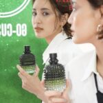 Fujii Karen Instagram - ヴァレンティノ ビューティの表参道ストアにお邪魔して、鮮やかなグリーンが眩しい新作クッションファンデーション＆フレグランスを試してみたよ💚 ローマの庭園をイメージしたフレグランス2種のうち、私が試した「ドンナ」は、フローラルアンバーウッディの香り。 最初はお茶のさわやかな香りから始まって、 最後はスモーキーで甘いバニラの余韻に変化する、 使いやすいけど人と被らないユニークな香り。🍃 クッションファンデーションも、グリーンのグリッター調がギラギラで可愛いし、夏にうれしいマットしあがり。 表参道ストアもグリーンカラーの世界観でデコレーションされていて素敵でした！😍ギフトラッピングもあるみたいなので、友達へのギフトにもぴったりだと思います😉🎶 #ValentinoBeauty #GreenStravaganza #PR @maisonvalentino #GoCushion #BornInRoma hm/ @yukakomorino0