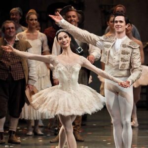Fumi Kaneko Instagram - Thank you ❤️ for all the love and support on Friday night performance Don Quixote by @cacostaofficial at @royaloperahouse ❤️🙏❤️ 
It’s very sad to say goodbye to Kitri for now but I loved every bits of her ☀️ and the special thank you to my Basilio @williambracewell for just being as gorgeous as you really are 🥹 and this incredible company with all the amazing artists 🙌👏🌹 
Thank you @leannebenjamin_official for all the wonderful rehearsals too🙏💗
Photo ①&④ @dancersdiary 
Photo ②&③ @robsallnow 
#donquixote #ballet #royaloperahouse #dance #love