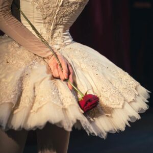Fumi Kaneko Instagram - Thank you ❤️ for all the love and support on Friday night performance Don Quixote by @cacostaofficial at @royaloperahouse ❤️🙏❤️ 
It’s very sad to say goodbye to Kitri for now but I loved every bits of her ☀️ and the special thank you to my Basilio @williambracewell for just being as gorgeous as you really are 🥹 and this incredible company with all the amazing artists 🙌👏🌹 
Thank you @leannebenjamin_official for all the wonderful rehearsals too🙏💗
Photo ①&④ @dancersdiary 
Photo ②&③ @robsallnow 
#donquixote #ballet #royaloperahouse #dance #love