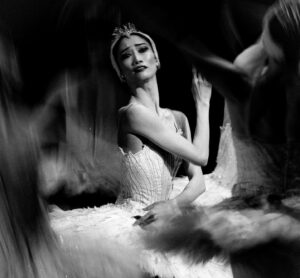 Fumi Kaneko Instagram - Photos from last night Swan Lake @royaloperahouse by @dancersdiary 🦢🌕✨ 

Thank you @williambracewell and our coach Olga Evreinoff for everything to put this together in such a short time ❤️🙏❤️