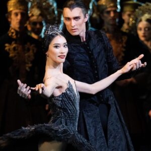 Fumi Kaneko Instagram - Some photos from act 3 Swan Lake 09/05/2024 🖤
Thank you so much for the love and support again from the entire house… It fills me with so much love and beautiful soul, I hope you went home with happiness too. 🪽✨✨✨
Can’t put into words how grateful I am to have danced Swan Lake with @vadimmuntagirovofficial , thank you for the tenderness and joy that I felt every second on stage. 
Thank you @dancersdiary for capturing 🙏✨

#ballet #dance #love #swanlake #masterpiece #royaloperahouse #london #coventgarden #art