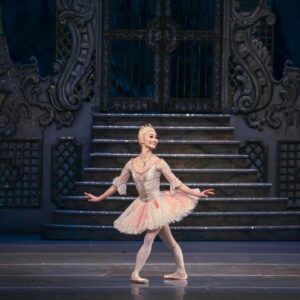 Fumi Kaneko Instagram - I had the last Nutcracker performance of this year at the Royal Opera House on Saturday💕
Loved every second and it was filled with happiness and joy but at the same time felt emotional with this glorious music conducted by @andrew.litton 💫 
Thank you for the photos @dancersdiary ✨ 
Can’t wait to be back on the stage @royaloperahouse soon❤️ 
Now more Nutcrackers in Astana and Almaty Kazakhstan ☃️❄️🍬 
#royaloperahouse #royalballet #ballet #nutcracker #christmas #magic #dance #coventgarden