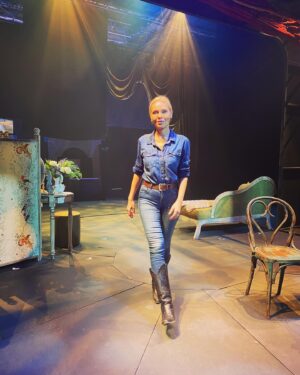 Funda İlhan Instagram - F⭐️…🪞 #theatre #homesweethome  #graciasalavida #venus #venera 🎭💜