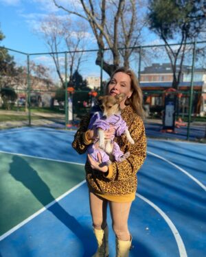 Funda İlhan Instagram - Ayy kalbimmm 💋💜✨ aklımda ➡️ Foxy 🕊️ dostlar