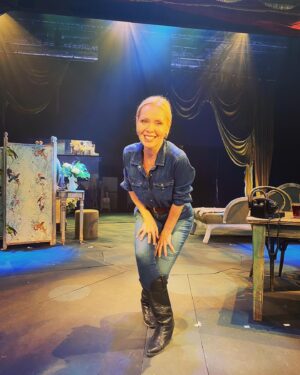 Funda İlhan Instagram - F⭐️…🪞 #theatre #homesweethome  #graciasalavida #venus #venera 🎭💜