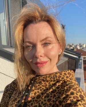 Funda İlhan Instagram - Ayy kalbimmm 💋💜✨ aklımda ➡️ Foxy 🕊️ dostlar