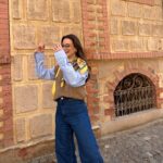 Funda Güray Instagram – Bu bayram metre kareye bin insan düşüyor 🌚 İstanbul kalabalık diye Mudanya ya kaçtık ama trafiğin hiç bir farkı kalmamışşş trafikten kaçış yok neyse bunu görmezden gelip güzel anlardan bir dump bıraktım size 
🍭 (çanta & pantolon üzerime yapıştı kgkgkf)

#oodt #photooftheday