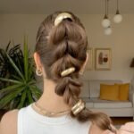 Funda Güray Instagram – Taktığım saç modelim inanılmaz değil mi? pinterest tokalarla da şenlendirdim kendisini hem saçlar hacimli hem uzun hem de havalı oldu 👌🏼 siz ne diyosunuz on üzerinden kaçı var ? 💕💕