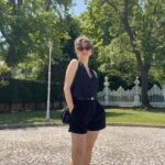 Funda Güray Instagram - Son zamanlardaki benim outfitler favori alma vaktidir 🖤 hangi ben ?? #ootd #fotooftheday #reklam