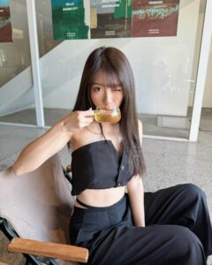 Actress Furby Chen HD Instagram Photos and Wallpapers May 2024