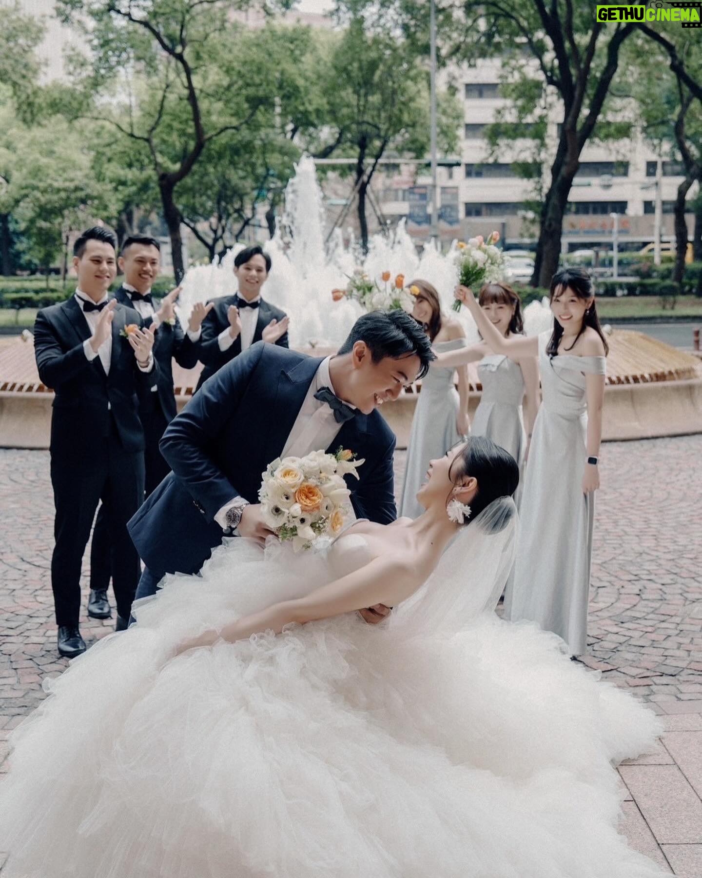 Furby Chen - 5.7K Likes - -
豬寶寶的婚禮💍
妳根本是美麗的韓星👰🏻♀️
時光飛逝 就這樣認識15年了🫣
一起玩小孩的時候還是覺得很驚人🙂
真的不可能
我昨天還在讀高中
今天妳就結婚了
?????
這時間錯亂是誰的問題😗