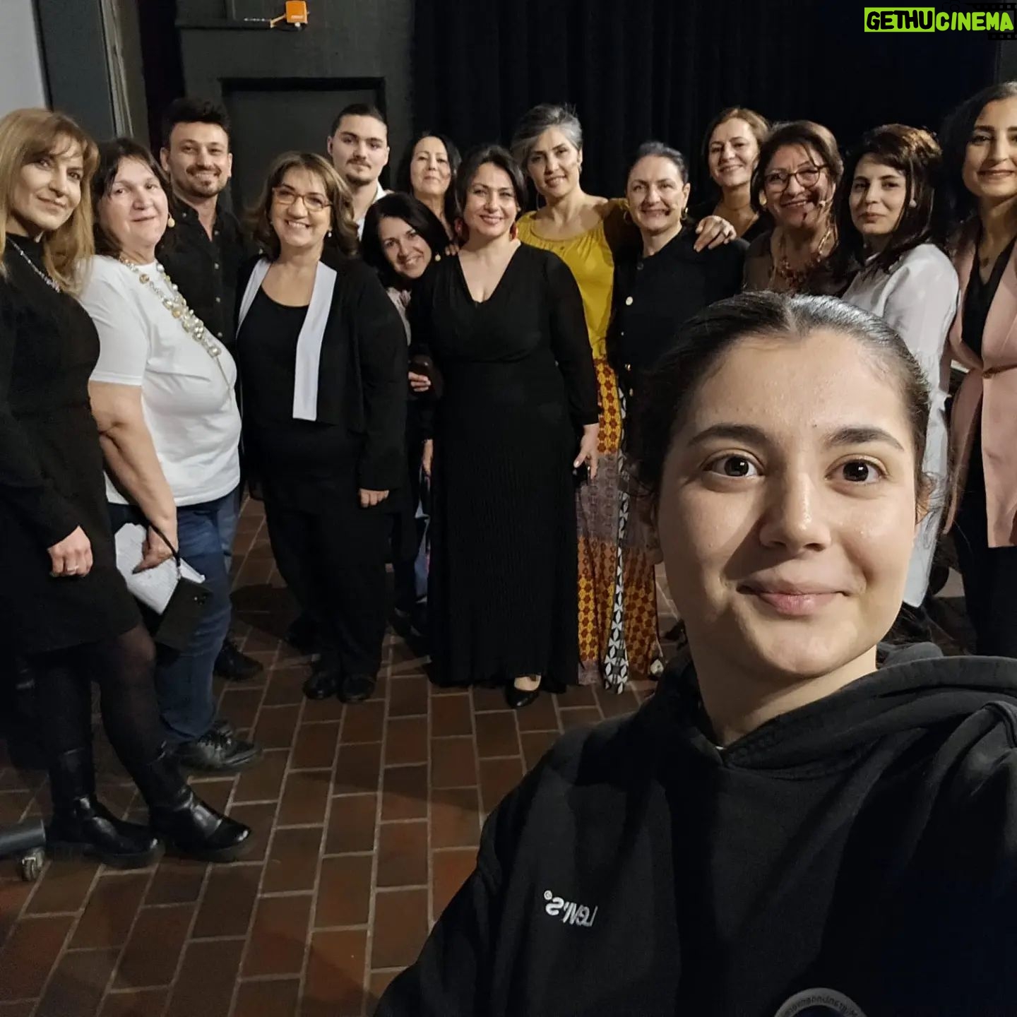 Füsun Demirel - 2.5K Likes - @migrantinnenverein_dortmund #kocamıgömmetöreni
@mert_kuculmez @alicuneydkk @ormankolu6773 @sirvan.guler @guler.isik.16 kulis hatırası