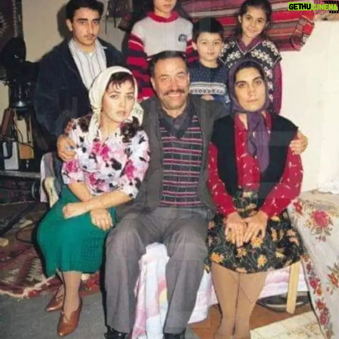 Füsun Demirel - 6K Likes - Mem u Zin 1991 Ümit Elci - 💘
Boynu Bükük Küheylan 1990 Erdoğan Tokatlı❤️🩹Çok sevdiğim , anısı bol filmlerim ❤💚💛💜🤎🤍🖤🧡💛❤💙