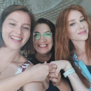 Füsun Demirel Instagram - Çok sevdiklerim  Elcinler arasında dilek tuttum.🩵💜 @elcinsangu🌼  @elciinafacan 🪷
Gelinim ve kizim artık bana emanet.Gözum gibi bakacagim.@copadamtvdizi 💛💚💙💙🩵