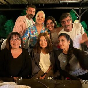 Füsun Demirel Instagram - Yine bir memleket hikayesi için bir aradayız.
#başkan #ovacık #tunceli #sinemafilmi 
@ulasbahadir @halealgan_ozkoruklu 
@neocu @direnpolatogullariofficial @serifsezer @nursel_kose @sevcanaldatmaz💛💚💙🩵💜🤎❤️🩷🧡🩶🤍💯💯💯💯💯