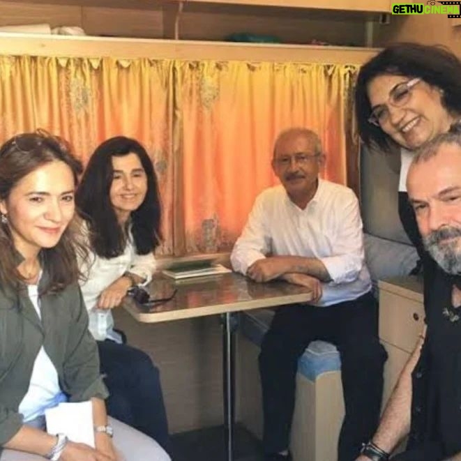 Füsun Demirel - 32.8K Likes - @kilicdaroglu @degirmencirfan ile güzel bir akşamdan anı:) Ve adalet yürüyüşünde olduğumuz gibi yine uzun yollar yürüyeceğiz birlikteTebrikler Sayin @kilicdaroglu🌷 @ekremimamoglu🌷@yavasmansur .🌹
Umutluyuz, bu kez daha çok umutluyuz. Yarınlar güzel olacak, cocuklarin yüzleri gülecek...👏👏👏👏🫶🫶🫶🫶🙂🙂 @gamzeakkusilgezdi 🌺