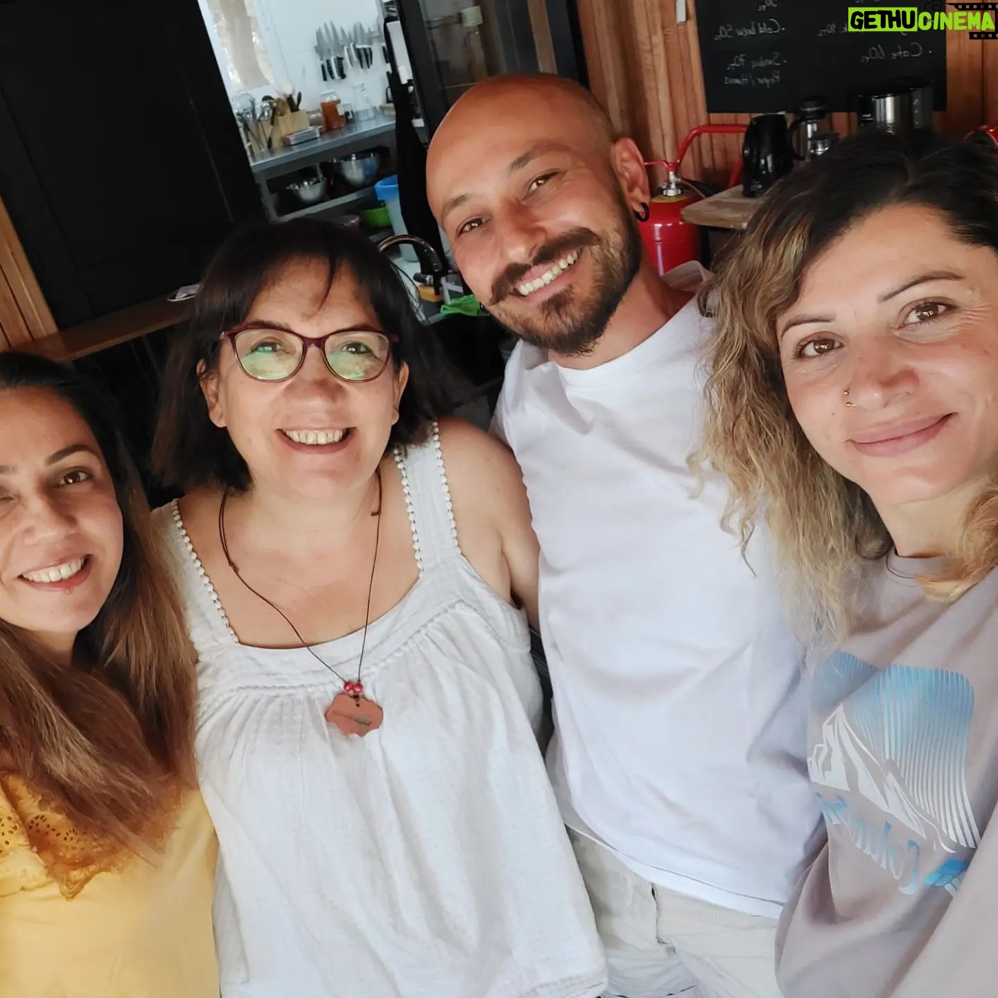 Füsun Demirel - 2.3K Likes - @mert_kuculmez #yogateacher💙 #yogapractice @thelandgeyikbayiri @nurcankaplan__ 🧡@kanadinkendinsin @serkanyalciiin 🩷@tugbakoyuncu
Bir başka kampa kadar Hoşça kal 🩵💛💚💜