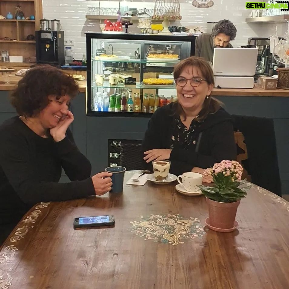 Füsun Demirel - 7.4K Likes - Bomonti 'ye çıkın çıkın gelin.. artık yepyeni bir mekanımız oldu. İki sahane kadının ortaklığı ile
Açılan @lafenice.istanbul birbirinden lezzetli
Menüsü ile dostlarla oturabilcegimiz özgür bir mekan
@gulsenonart ve @orea_reaburci çok tebrikler kızlar.
@esinaliyaman haydi bulusalim.
