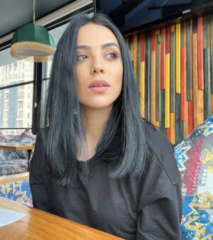 Fəridə Şahbazova Instagram - Səbr etmək hər zaman çıxış yolu deyil, bəzən istiqaməti dəyişmək lazımdır✅