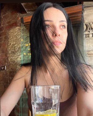 Fəridə Şahbazova Instagram - Hayat gerçekten basittir, amma biz onu karıştırmakta ısrar ediyoruz💧