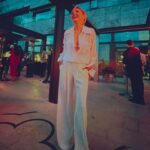 Gökçe Eyüboğlu Instagram – Dün gece 🌟 #cihannacar10thyear 🌟
Nicelerine🍀✨
.
📸 @damlaess 
👗 @happytowear_