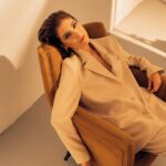 Gökçe Eyüboğlu Instagram - 📸 : @emreyunusoglu_ Styling : @oscarmorriss Saç : @huysuzvetatliadam Makyaj : @makeupguruaybuke @selinkokmanagement & @grandcarre ♥️♥️