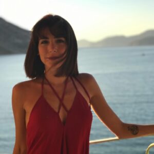 Gökçe Eyüboğlu Instagram - Sondan başa…(bu son🤍)
bi’ önceki postta Ceyda’yı unuttuğumu sanmanız üzdü😇10B📍 kıymetlimdir♥️