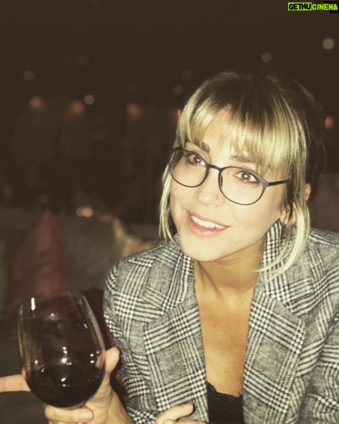 Gökçe Eyüboğlu Instagram - Çok da mühim şeyler konuşulmuyordu masada ; ben de dinlemiyordum zaten…